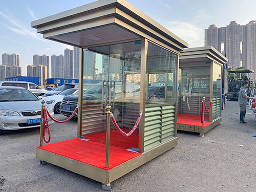 当小区保安岗亭遇到雷电情况怎么办？